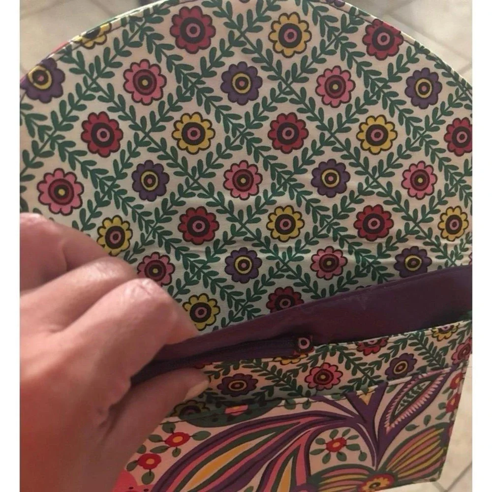 Vivia la Vera Bradley travel envelope floral wallet - Picture 5 of 6